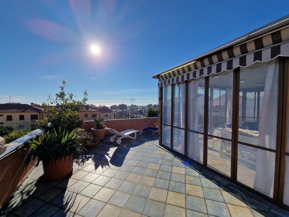 Via Alberti Terrazza Vista Aperta- Free Parking Appartement Pietra Ligure Buitenkant foto