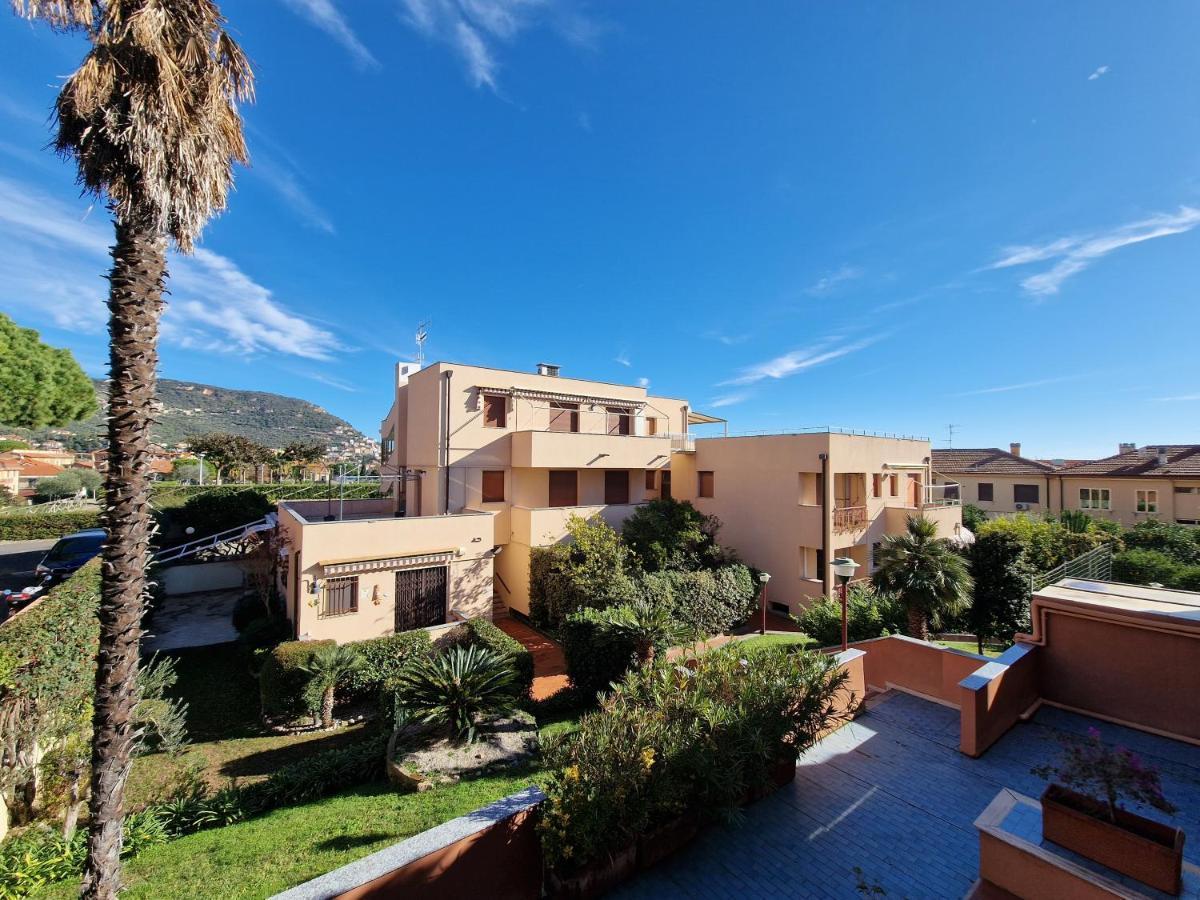 Via Alberti Terrazza Vista Aperta- Free Parking Appartement Pietra Ligure Buitenkant foto